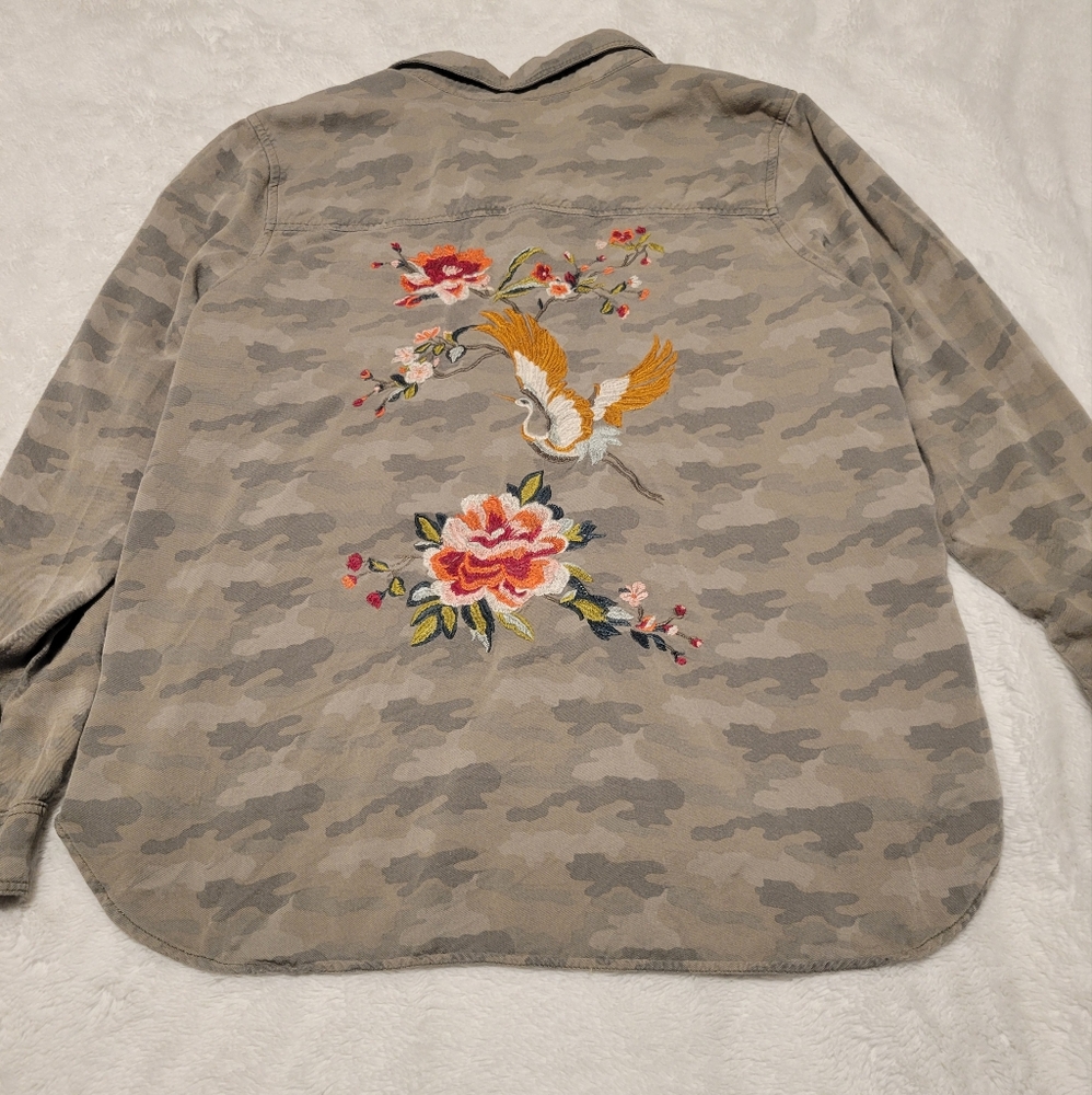 AE Button Up, Women's Size L